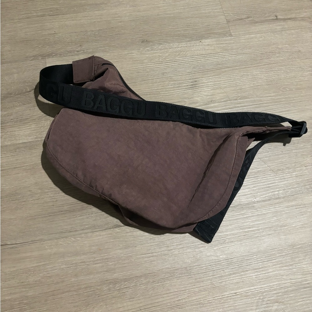 Dark brown Baggu Medium Crescent Bag